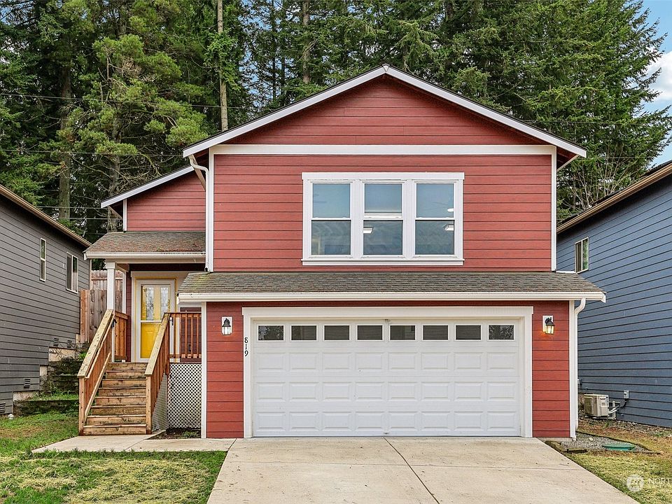1st image of 819 SE Olga Circle