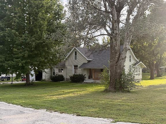 2nd image of 340 Farnham Ave