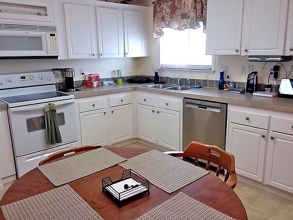 4th image of 3745 Coconut Palm Cir #825