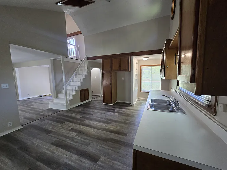 2019 Catalpa St — Photo 7