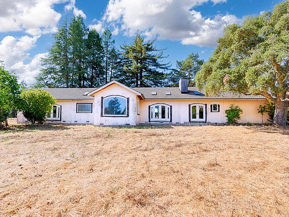 5th image of 2875 Burnside Road