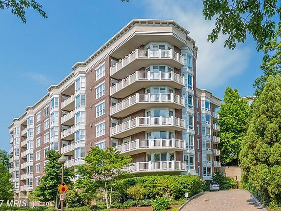2nd image of 1201 N Nash St APT 305