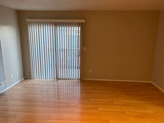 2nd image of 16971 Hoskins Ln APT 5