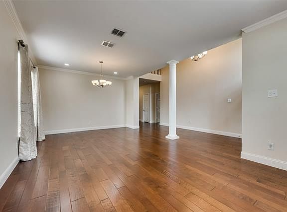 5th image of 4445 Avebury Dr