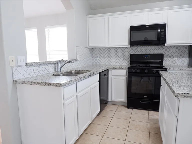 4611 Parkstone Bend Ct — Photo 18