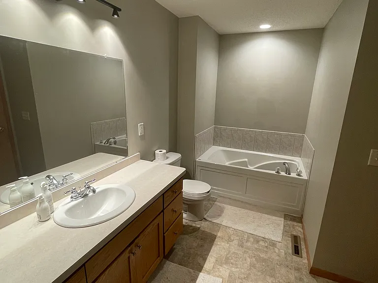 7248 Kahler Cir NE #MAIN — Photo 6