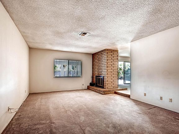 5th image of 411 Shamrock Dr