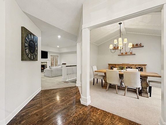 4th image of 8020 Therese Ct SE