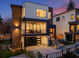138 8th Ct, Kirkland, WA 98033