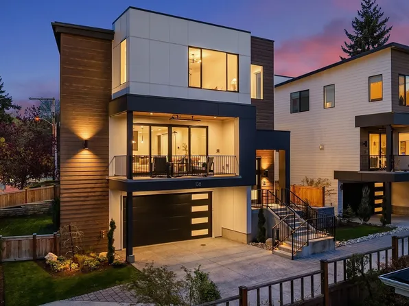 138 8th Ct, Kirkland, WA 98033