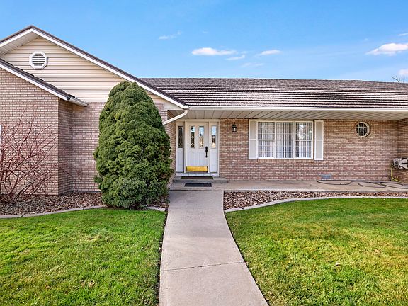 3rd image of 360 E Main St