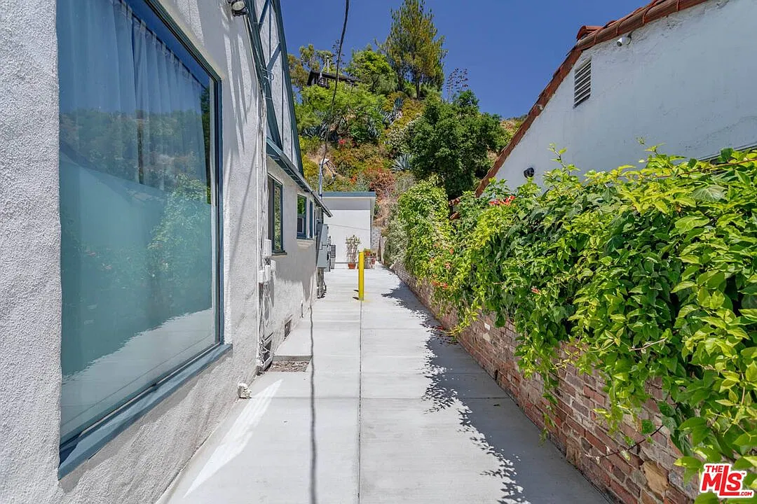 2 bed, 2.0 bath, 1000 sqft, $3,495 — Photo 4