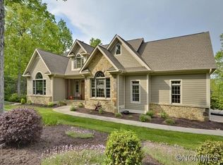 201 Cottonwood Ct, Flat Rock, NC 28731