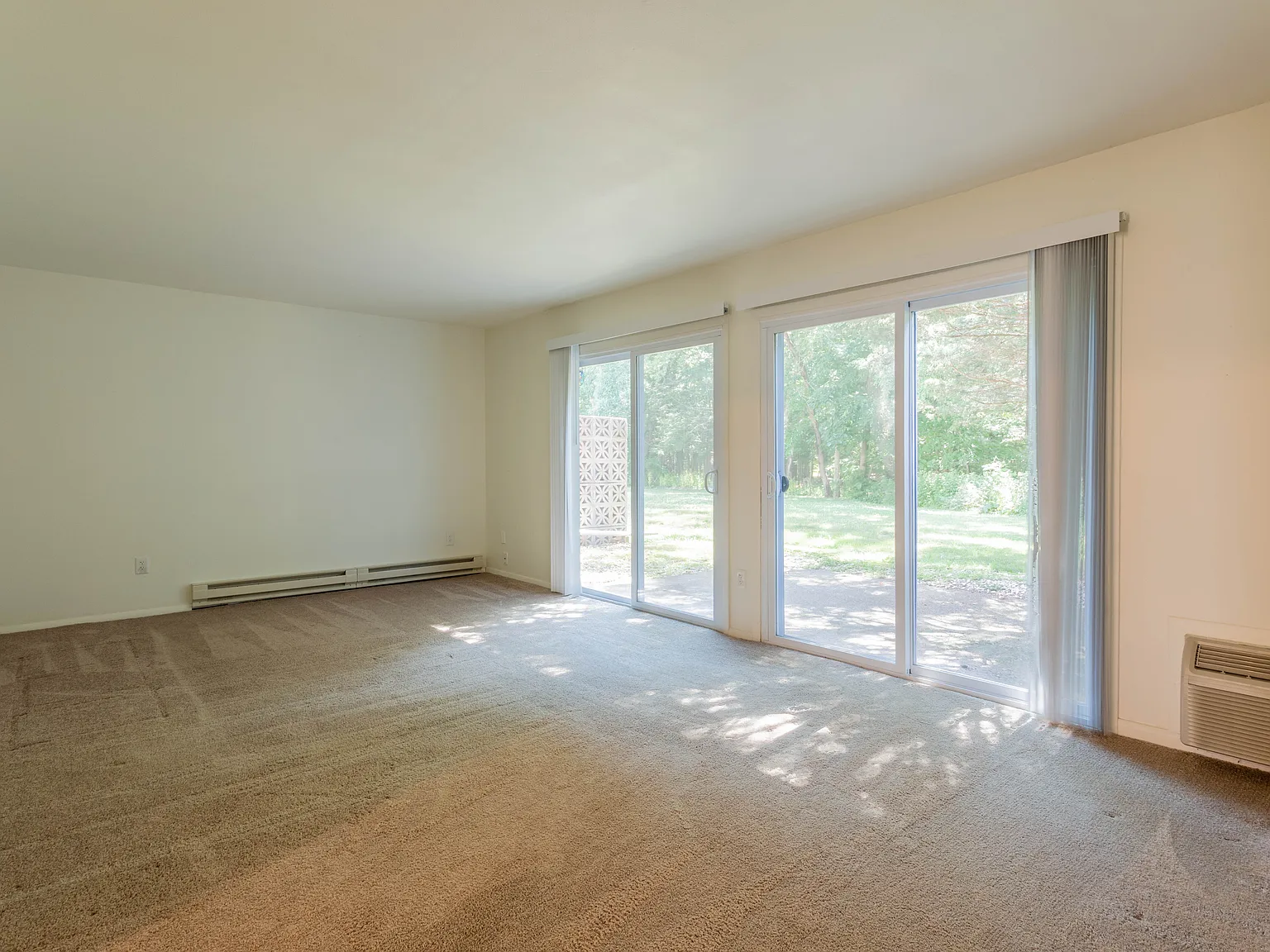 Skytop Village Apartments — Photo 3
