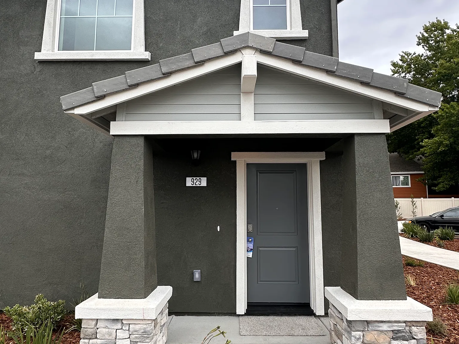 3 bed, 1306 sqft, $3,000 — Photo 2