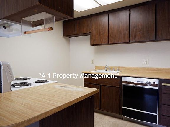 5th image of 6605 Hillsdale Blvd