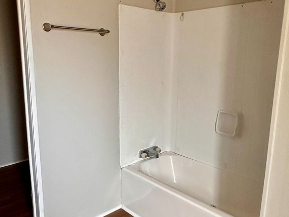 4th image of 215 N Johnson Ave #10