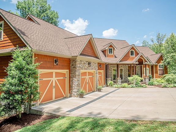 5th image of 664 Megan Ln