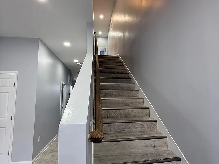 1806 N Mount St — Photo 3