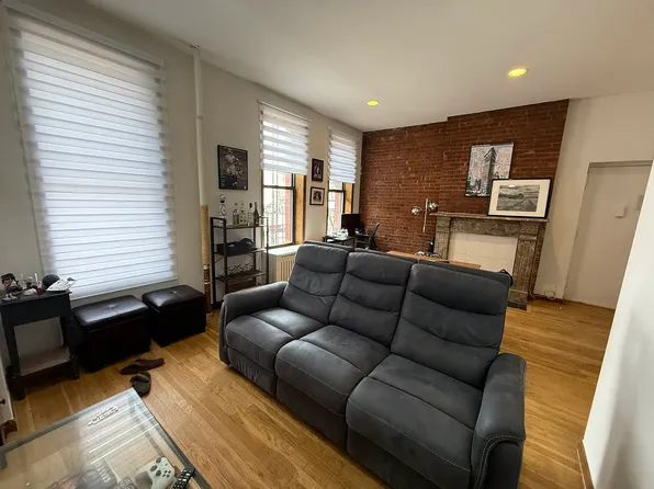 265 W 19th St APT 2E, New York, NY 10011