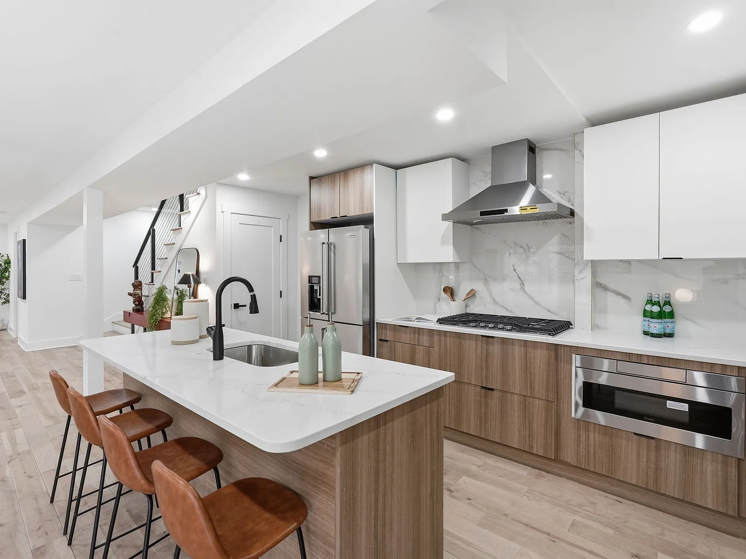 5 bed, 3100 sqft, $6,000 — Photo 3