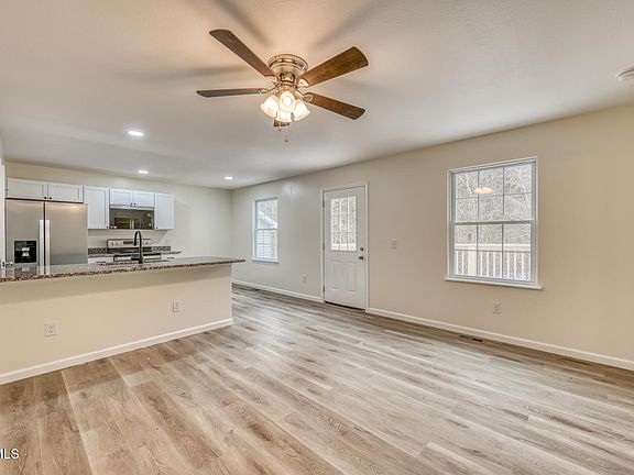 5th image of 216 Brighton Pl