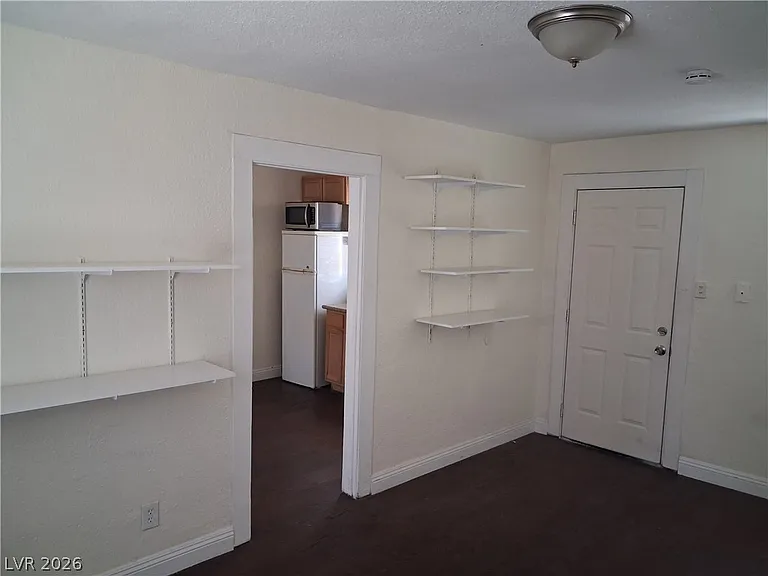 413 W Van Buren Ave #8 — Photo 14