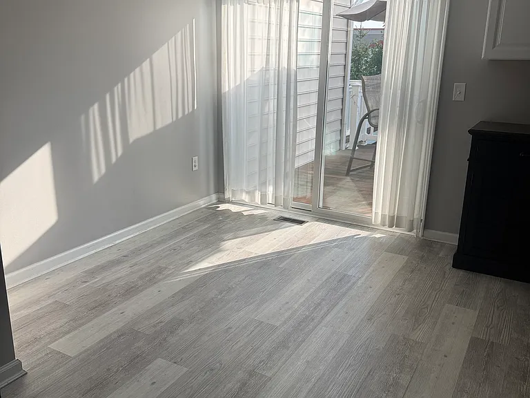 304 Susan Cir — Photo 14