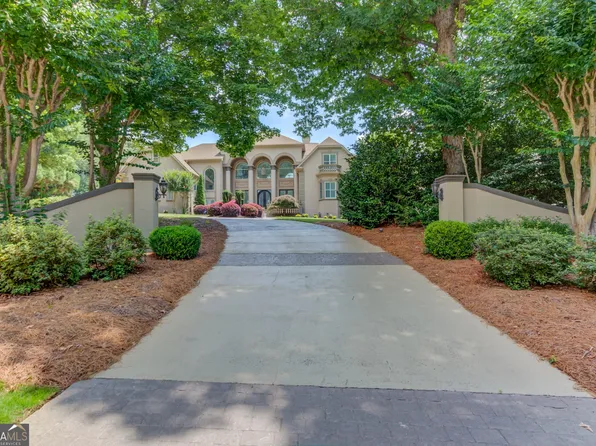 1905 Kathy Whitworth Dr, Braselton, GA 30517