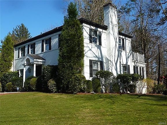 Classic Stately Colonial in prestigious Bonnie Crest neighborhood!