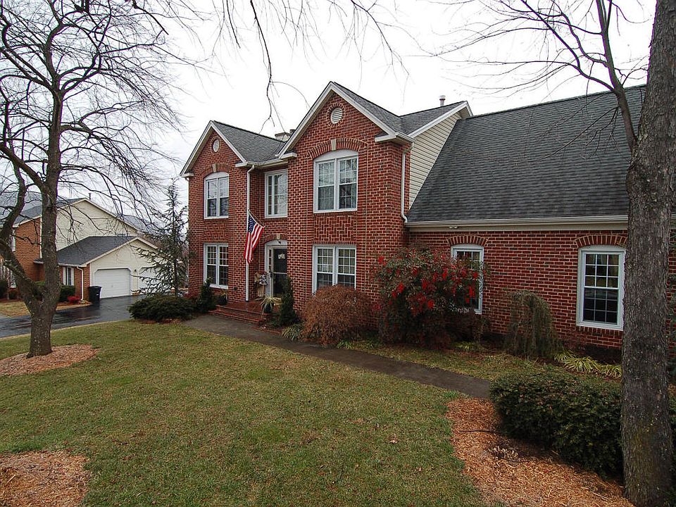 1st image of 294 Applewood Dr