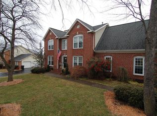 294 Applewood Dr, Roanoke, VA 24019