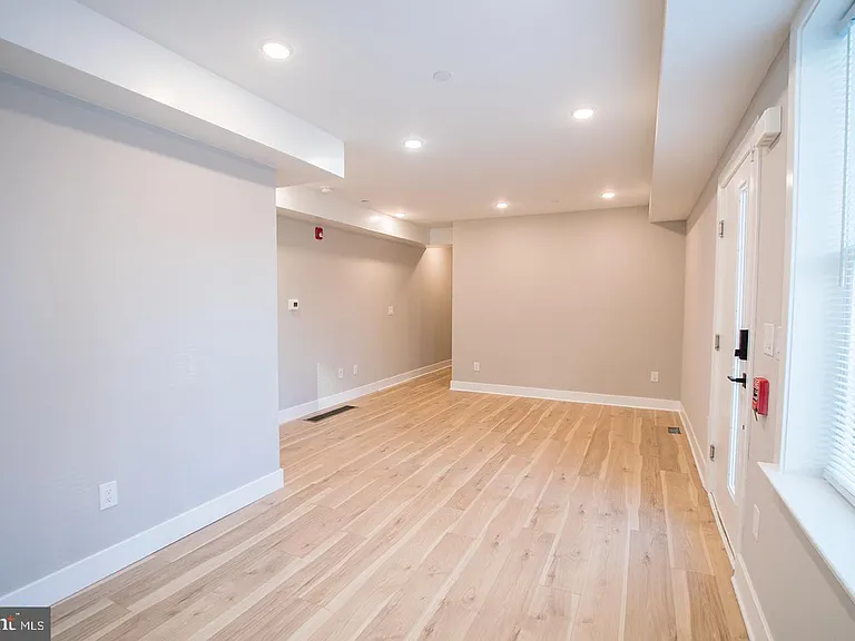 4926 Locust St #1 — Photo 3