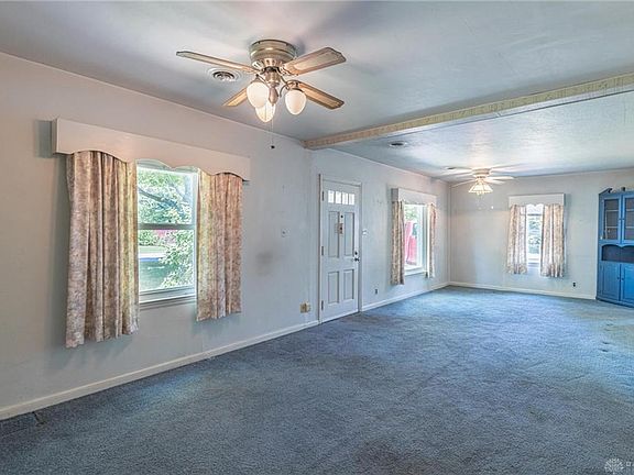 3rd image of 212 Waneta Ave