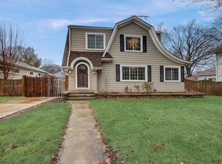 1115 W State St, Geneva, IL 60134