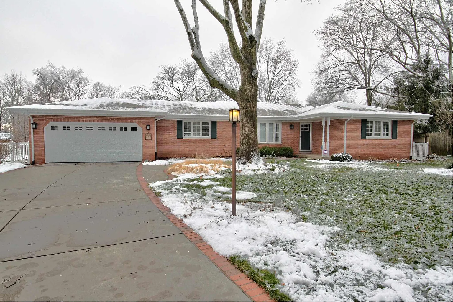 6135 Harrow Dr photo 1