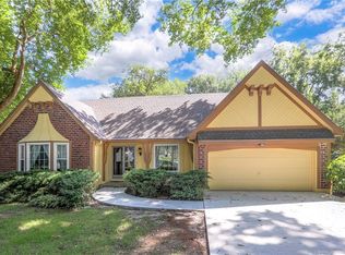 9025 Greenway Ln, Lenexa, KS 66215