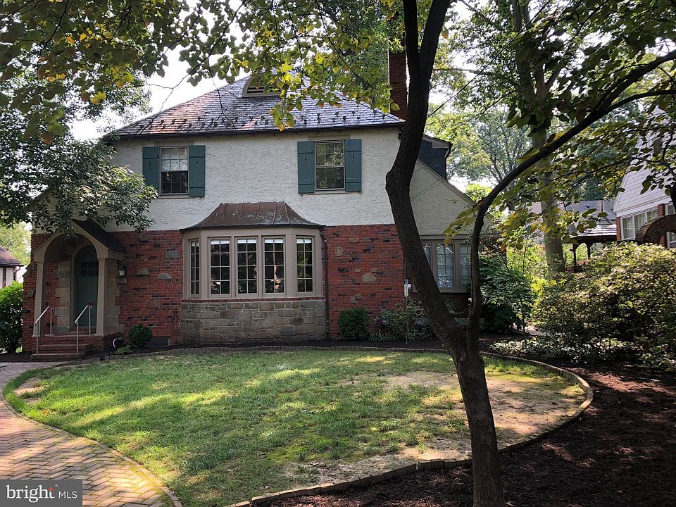 2nd image of 7111 Ridgewood Ave