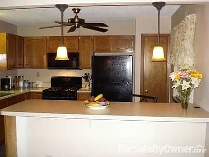 Kitchen with bar area