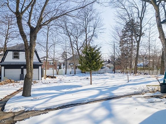 3rd image of 60 Stanley Rd