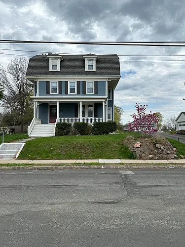 178 Main St #A Photo 1 178 Main St #A Photo 1