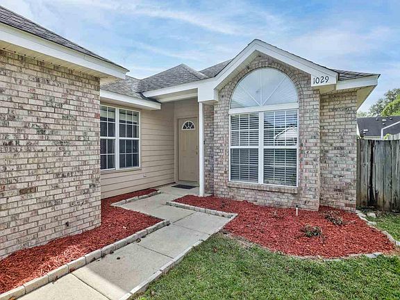 3rd image of 1029 High Meadow Dr