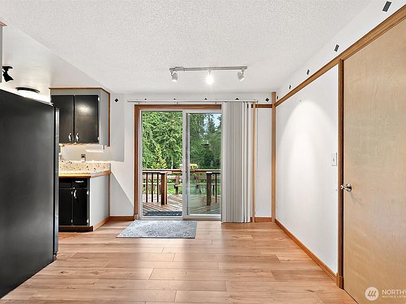 4th image of 7128 171st Avenue SE