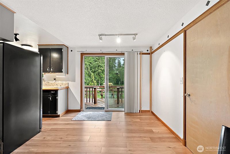 4th image of 7128 171st Avenue SE