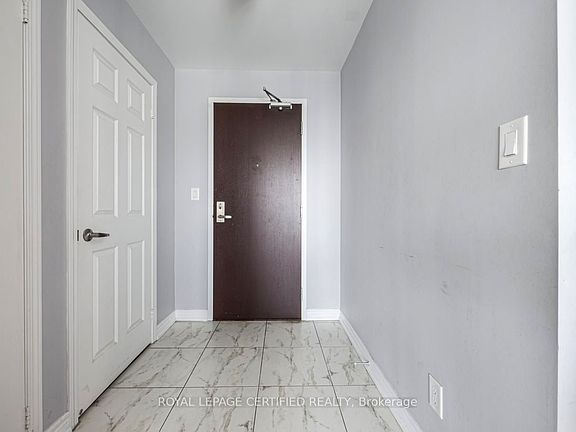 5th image of 208 Enfield Pl #3301