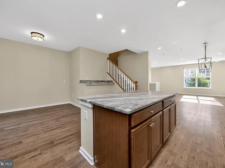 1876 Boulder Dr — Photo 7