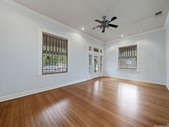 5th image of 144 Lavaca st
