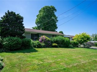 86 Mail Coach Rd, Portsmouth, RI 02871