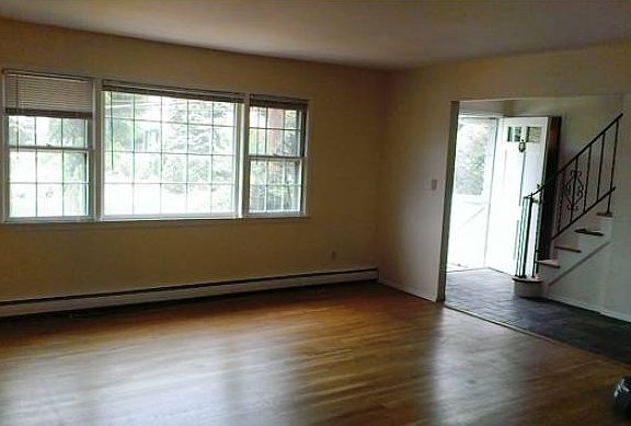 2nd image of 101 Glenwood Rd