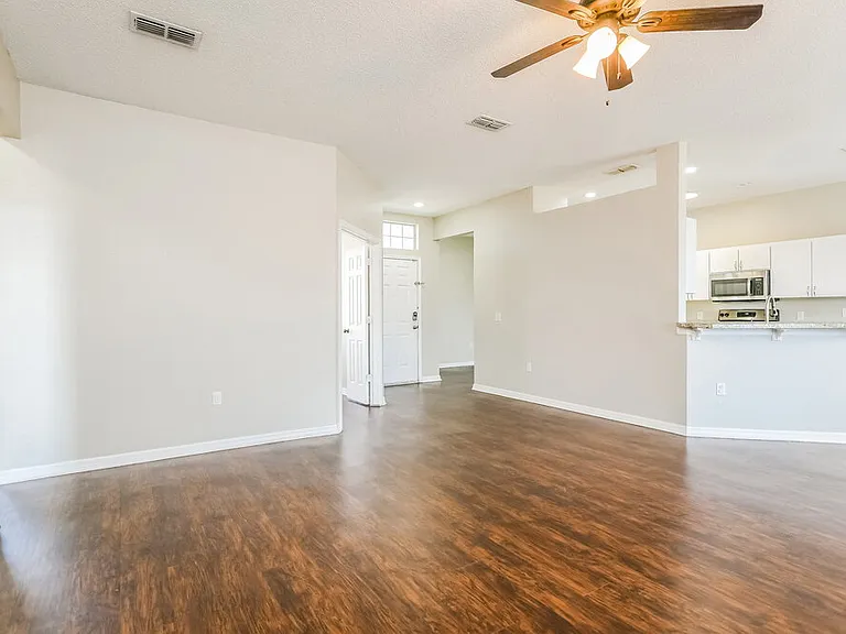 6033 Live Oak Dr — Photo 5